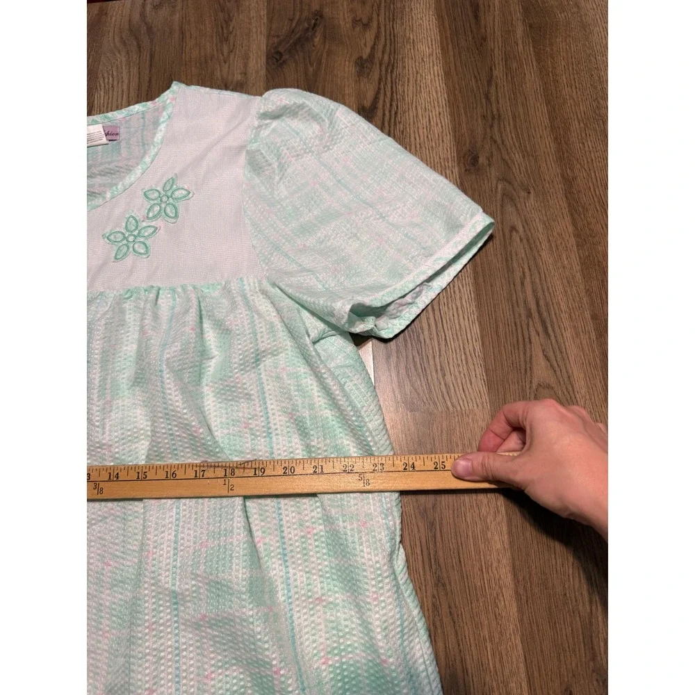 Lati Fashion Shirts Womens Size 3X Green Seersucker House Coat Snap Front Floral